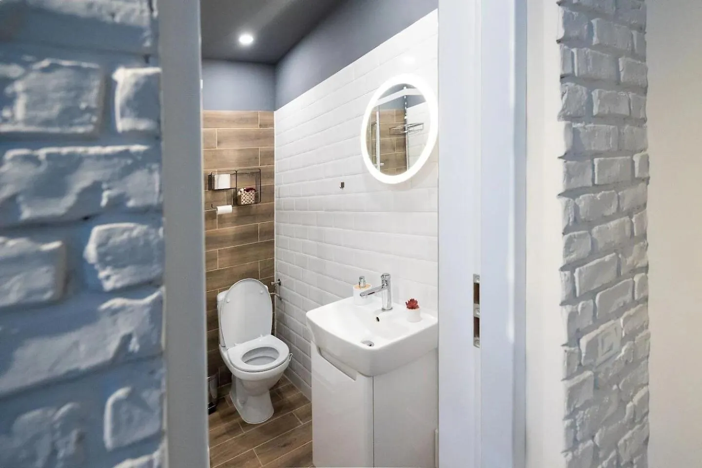 Casa Luminoasa Cu Gradina Privata Apartment Bucharest Romania
